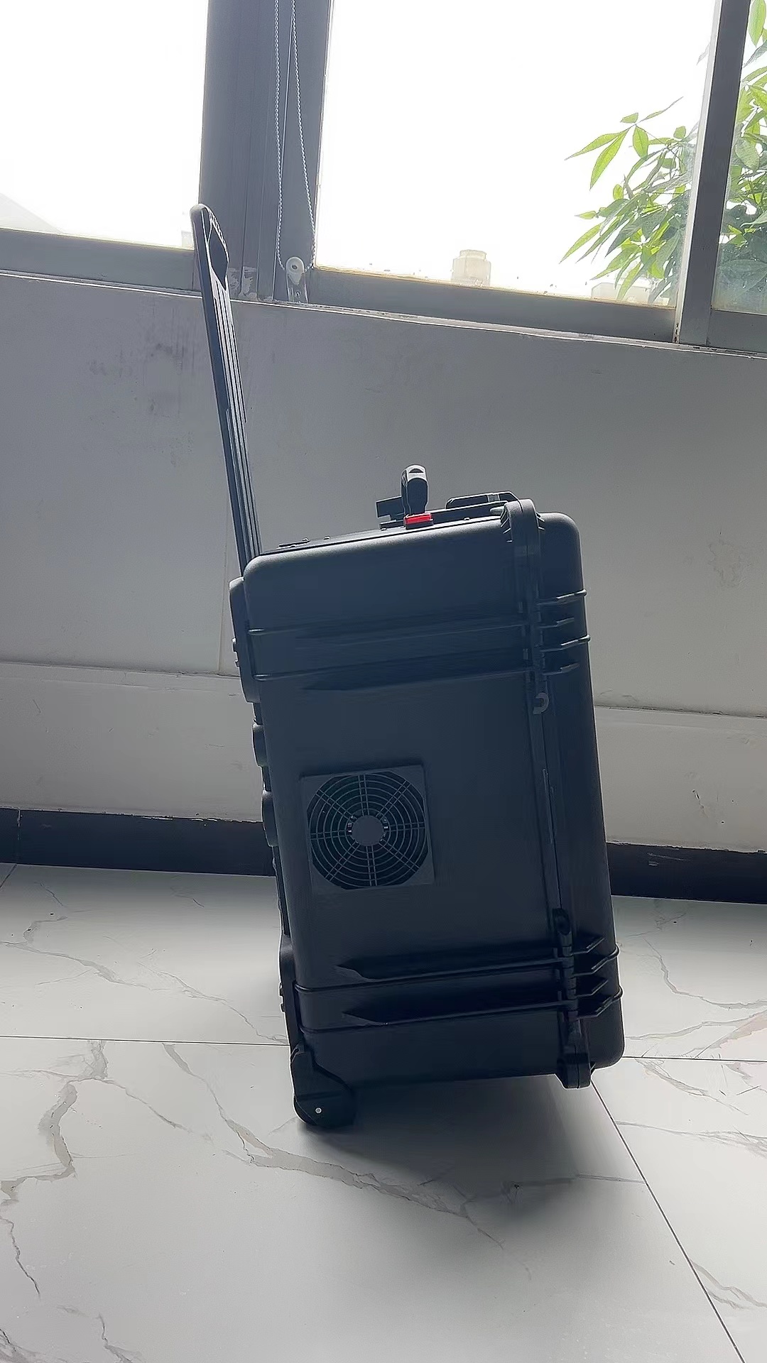 商州手拉箱型移动通信干扰器